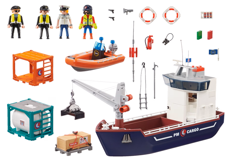 Nave mercantile con imbarcazione