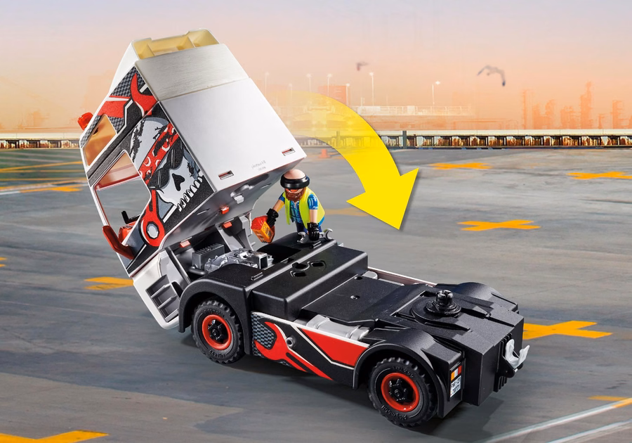 Camion con container per il carico